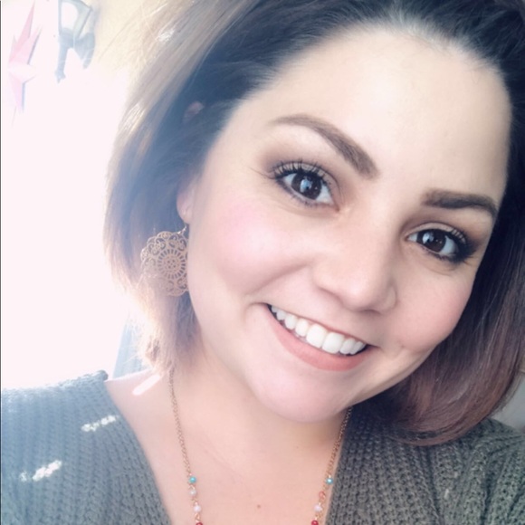 Meet your Posher, Kelsey - Picture 1 of 1